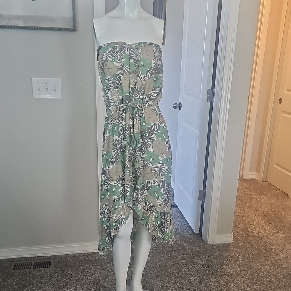 Green and White Strapless Sundress for Casual Wear